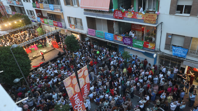 Concierto en la calle Asunción por el 50 aniversario del traslado de la Feria al barrio de Los Remedios