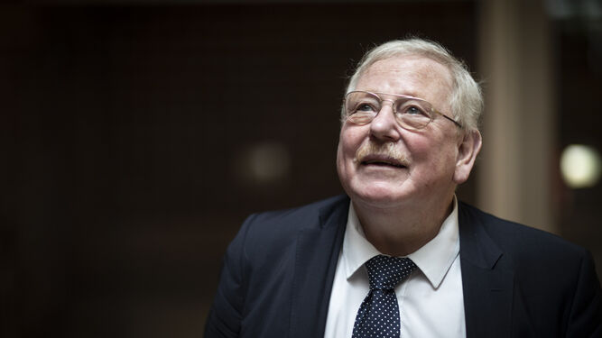 Reinhard Genzel, premio Nobel de Física, ayer en la Escuela de Arquitectura de la UGR.