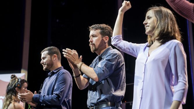 Pablo Iglesias, con Ione Belarra en un acto de Podemos.
