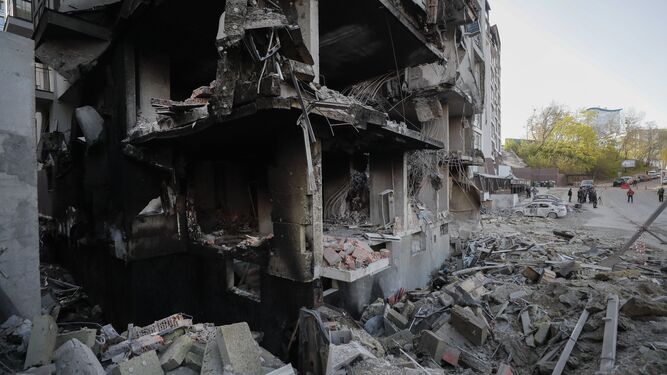 Daños producidos por los bombardeos rusos en Mariupol.