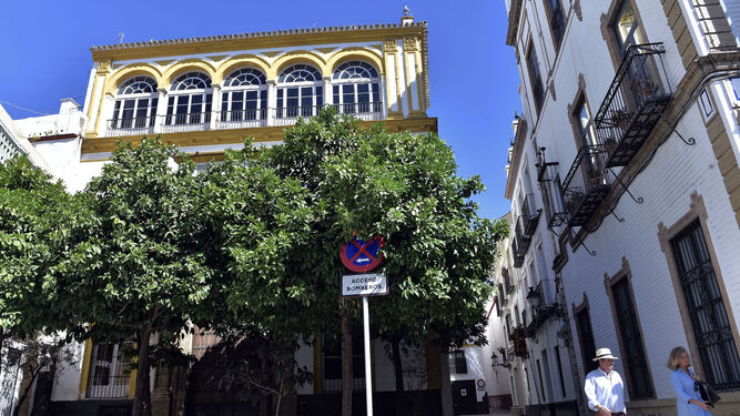La casa del número 12 de la Plaza de Santa Cruz de Sevilla.