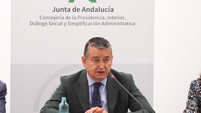 El consejero Antonio Sanz preside la reunión del Plan Infoca.