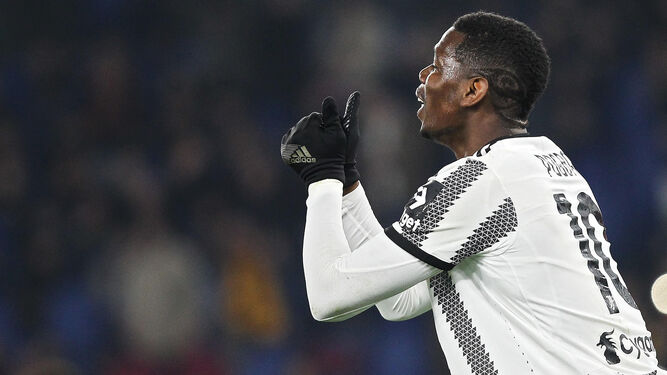 Paul Pogba se queja en un partido de la Juventus.