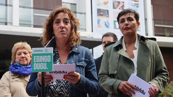 En la imagen, las candidatas de EH Bildu al ayuntamiento de Vitoria y a la Diputación de Álava