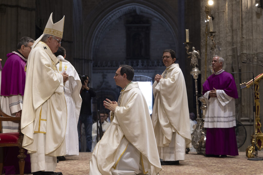 La ordenaci&oacute;n episcopal de los dos nuevos obispos auxiliares de Sevilla, Teodoro Le&oacute;n y Ram&oacute;n Valdivia