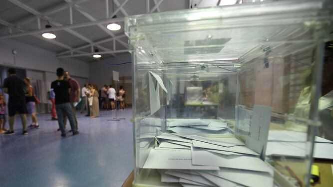 Una urna con votos en las últimas elecciones municipales