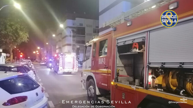 Tres heridos en dos incendios en viviendas en las últimas horas en Sevilla