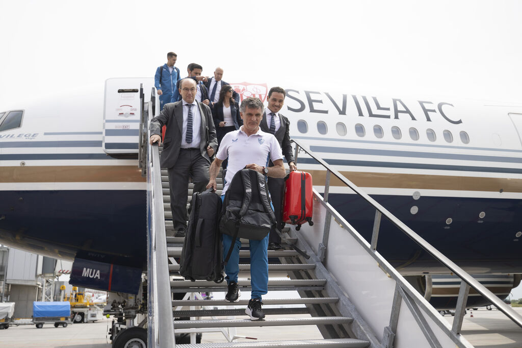 La llegada del Sevilla FC a Budapest, en im&aacute;genes