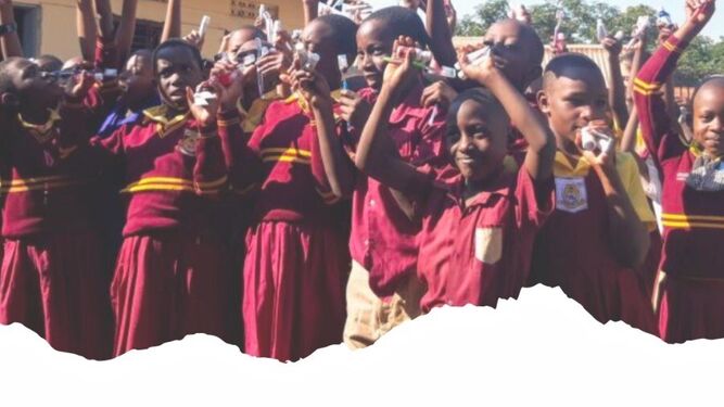 Fiesta en el Colegio Alborán para ayudar a 2.500 niños y adultos en Uganda