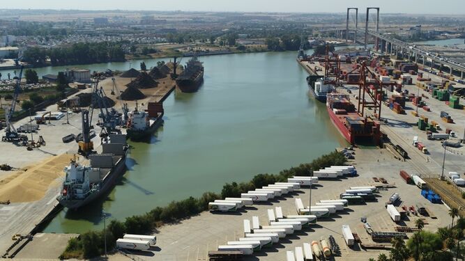El Puerto de Sevilla, Adif, Rail and Truck, Grupo Pantoja lanzan la autopista ferroviaria Sevilla-Madrid