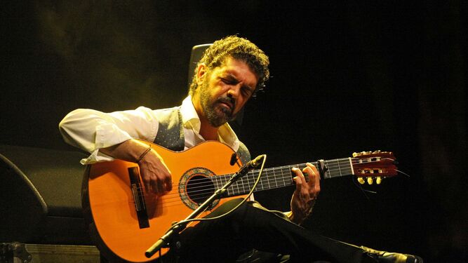 El guitarrista José Carlos Gómez en un concierto.