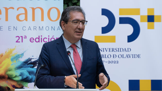 Antonio Pulido, durante la conferencia.