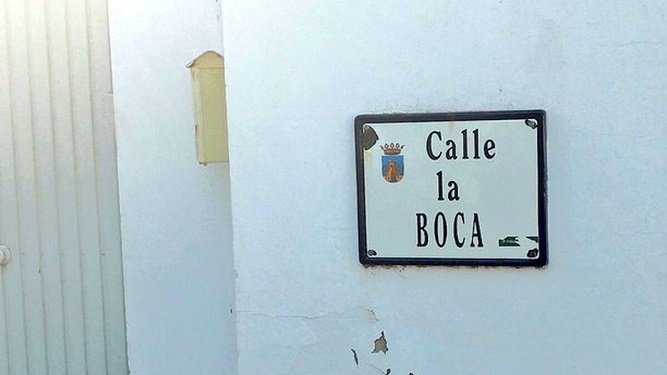 Niños Luchando, Gibraltar Español y otros nombres de calles andaluzas que te sorprenderán