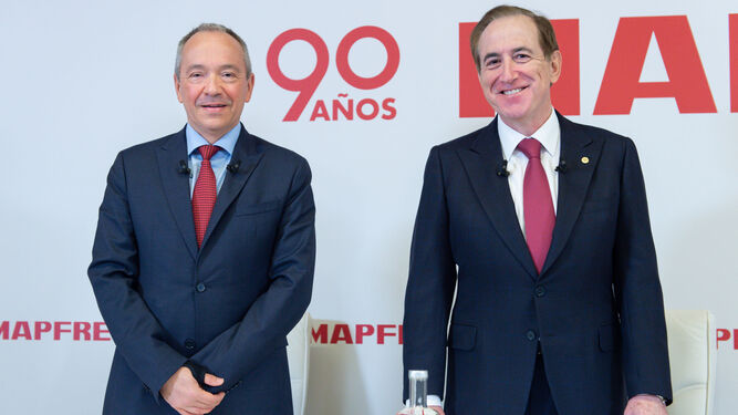 Fernando Mata, director general de Mapfre, y el presidente de la multinacional, Antonio Huertas