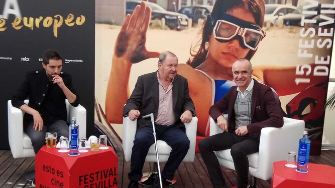 Antonio Muñoz, con el programador Javier Estrada y el director sueco Roy Andersson, en el Festival de 2018.