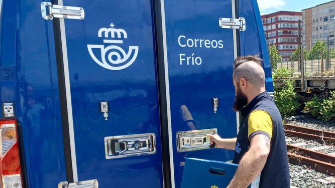Correos Frío ya realiza rutas regulares de entrega de comida a domicilio en Sevilla