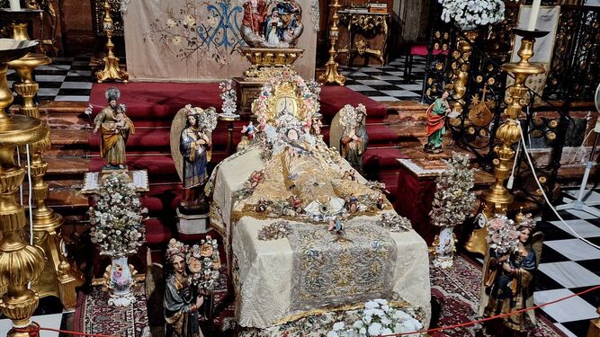 La Virgen del Tránsito del Santo Ángel, con el conjunto expuesto este año.