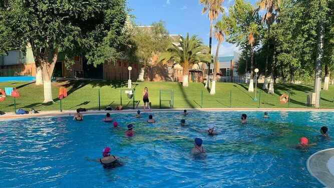 Mairena del Aljarafe ofrece numerosas actividades acuáticas y de fitness en sus instalaciones