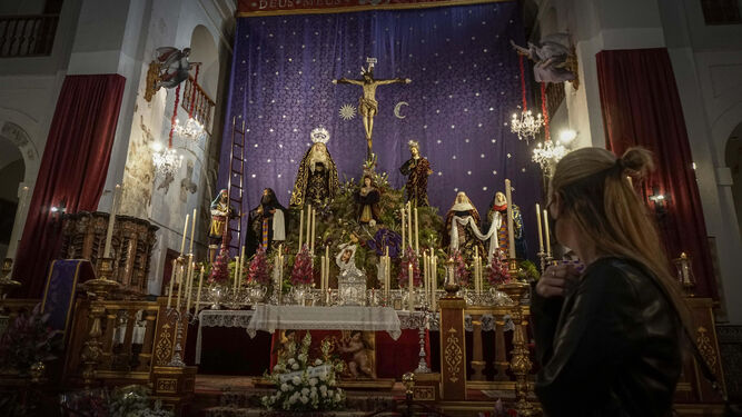 Las imágenes secundarias de Duarte, en el altar montado en la Semana Santa de 2021, marcada por la pandemia.