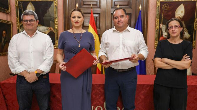 Jaime Maciá, Minerva Salas, Rafael Rodríguez y Sonia Domínguez, en el Ayuntamiento de Sevilla.