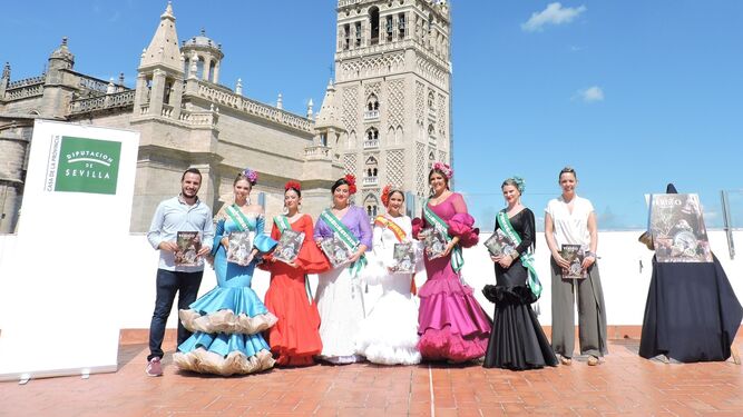 Acto de presentación de la Fiesta del Verdeo de Arahal en el entorno de la Casa de la Provincia de la Diputación.