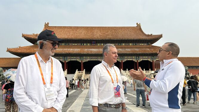 Sanz junto al vicealcalde de Marrakech, Khalid El Fataoui, en su reciente viaje a China.