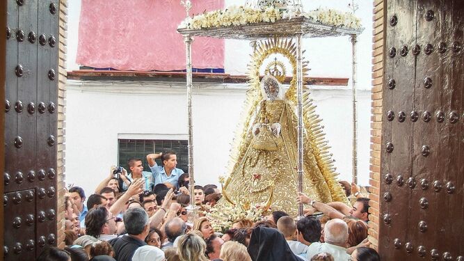La Virgen de Gracia en su última procesión, celebrada en septiembre de 2015.