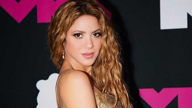 Shakira se ha acordado del padre de Gerard Piqué en su nueva canción, 'El jefe'.