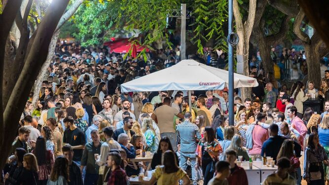 La Feria de la Tapa de San Fernando, en todo su apogeo durante el fin de semana.