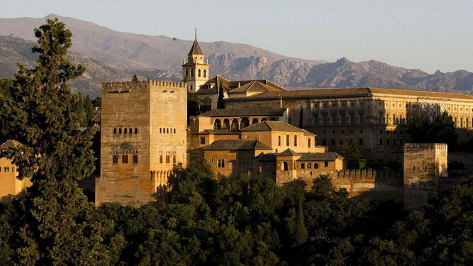 Granada es una de las capitales de provincia que puede visitarse con los viajes del IMSERSO