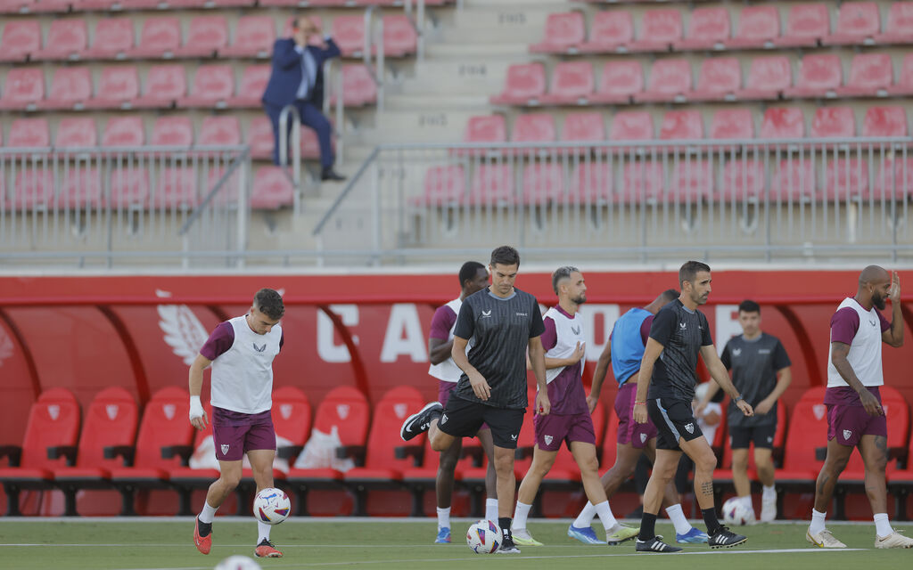 Las fotos del primer entrenamiento de Diego Alonso como entrenador del Sevilla FC