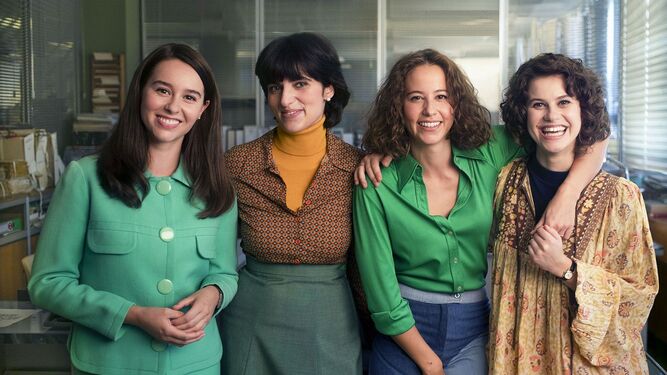 'Las abogadas', serie de RTVE. A la derecha, Elisabet Casanovas es Cristina Almeida