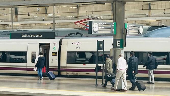Renfe adapta los horarios de los trenes que a Madrid, Barcelona y Valencia a partir del 17 de octubre
