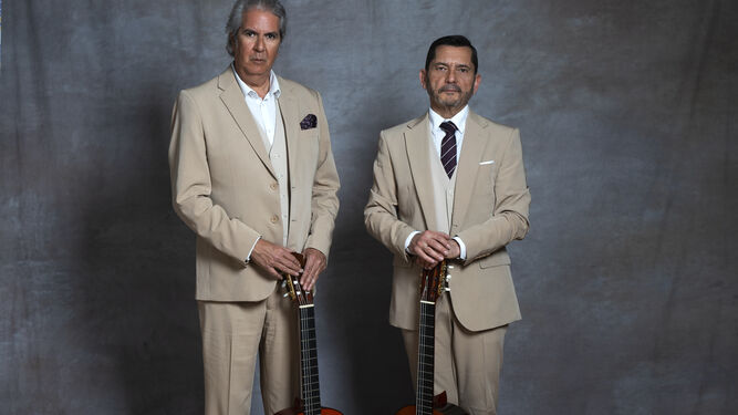 Miguel Ángel Cortés y José María Gallardo en la imagen promocional de su nuevo álbum.
