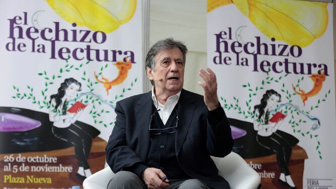 Luis Landero, ayer en la Feria del Libro de Sevilla.