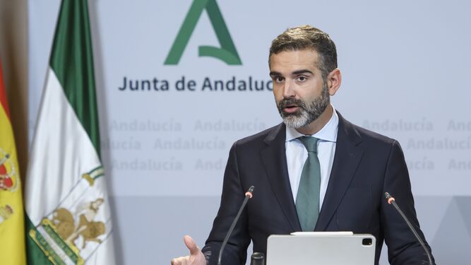 El portavoz del Gobierno andaluz, Ramón Fernández-Pacheco, tras el Consejo de Gobierno de este martes.