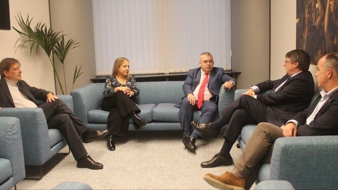 Reunión de dirigentes del PSOE con Carles Puigdemont en Bruselas