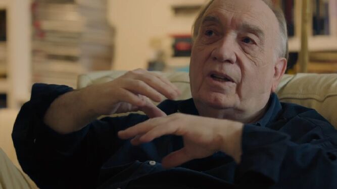 Méndez-Leite en otra imagen del documental.