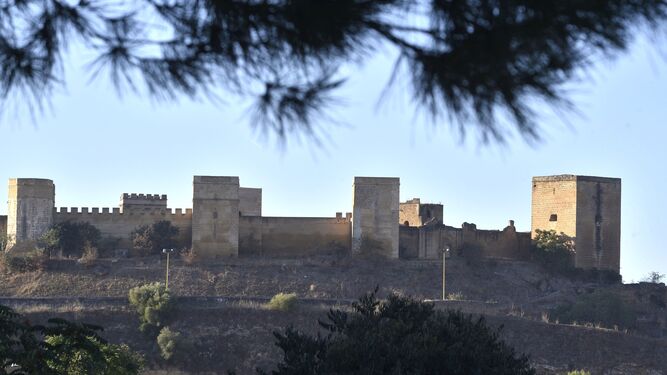El castillo de Alcalá de Guadaíra, que será municipio de gran población.