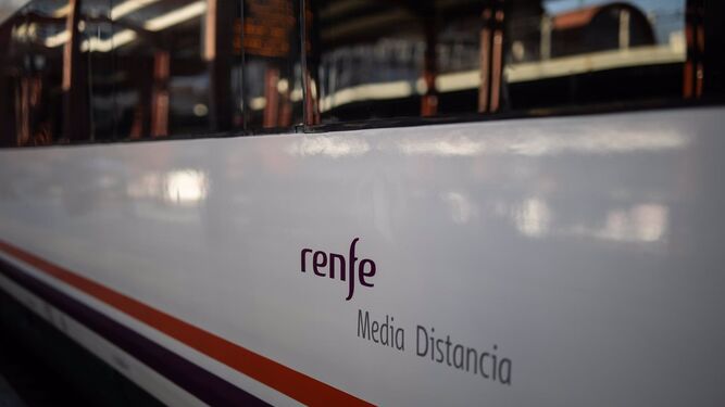 Retrasos de una hora en los trenes de Media Distancia y Cercanías de Sevilla por una avería