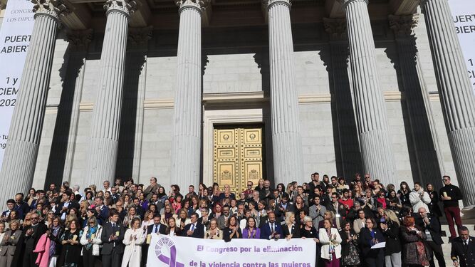 Acto conmemorativo del Día para la eliminación de la violencia contra las mujeres en el Congreso.