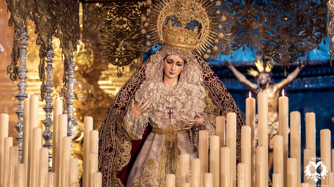 La Virgen del Patrocinio en su paso de palio a la espera de la procesión