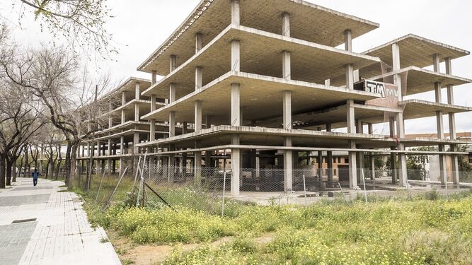 Vendido el edificio esqueleto de Sevilla Este por 6,3 millones tras tres subastas fallidas