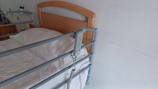 Una de las nuevas camas que están disponibles en los centros para las personas mayores en Andalucía.