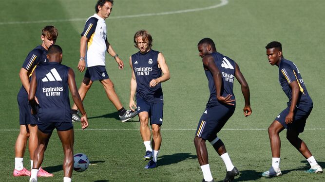 Modric, en un entrenamiento con el Madrid.