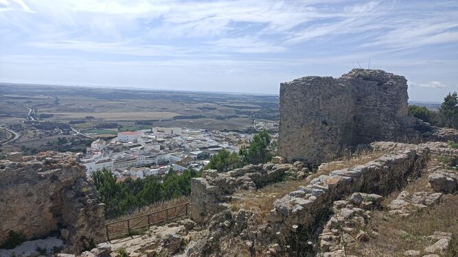El Castillo de Medina Sidonia domina la localidad y nos muestra una gran panorámica del entorno.