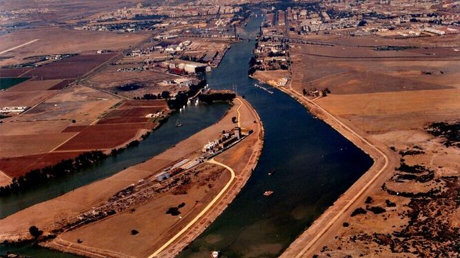 Entronque del canal Sevilla-Bonanza con el canal de Alfonso XIII. Año 2000