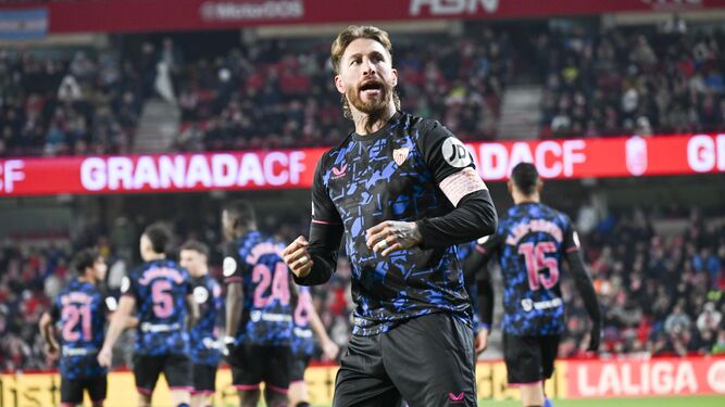 Sergio Ramos celebra su primer gol en la Liga con la camiseta sevillista en esta nueva etapa.