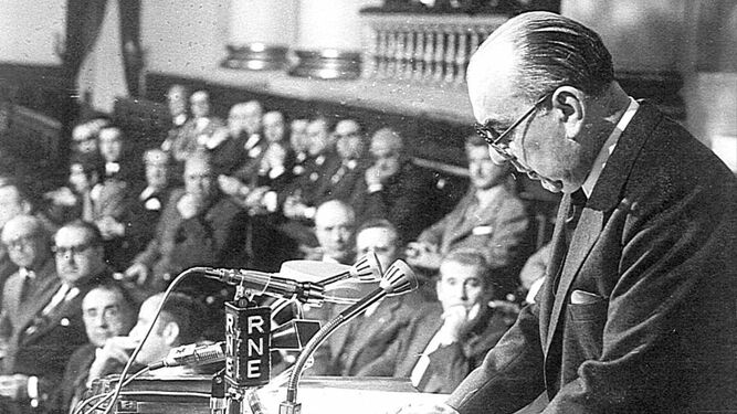 Carrero Blanco en uno de sus últimos discursos en la Cortes, poco antes de ser víctima de un atentado el 20 de diciembre de 1973
