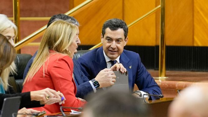 Juanma Moreno en el debate final de los Presupuestos en el Parlamento andaluz.